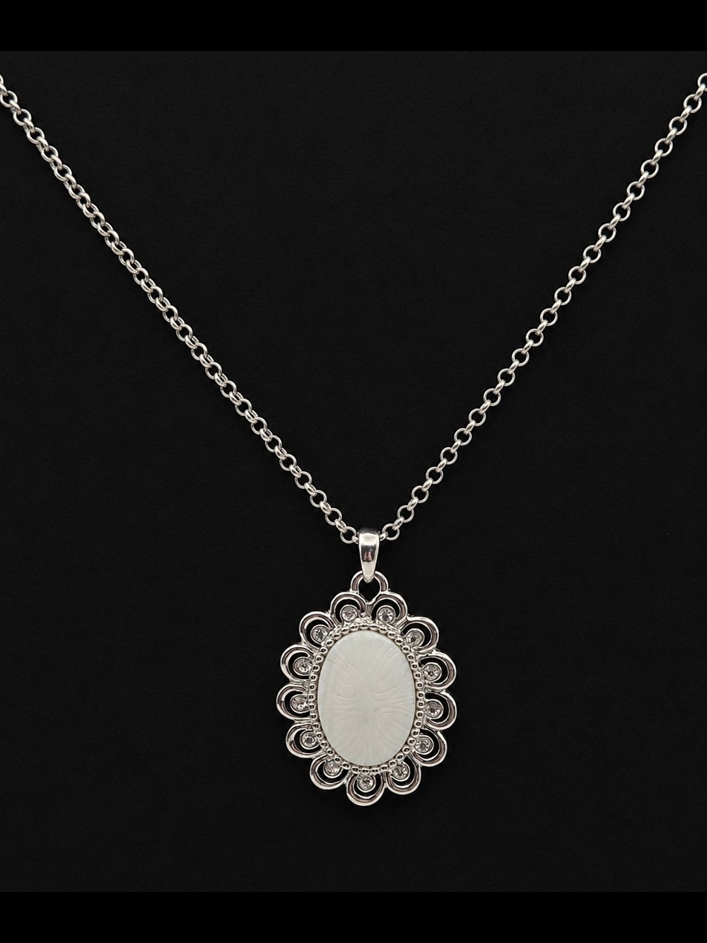 ✨ Elegant Lia Sophia Silver-Toned Crystal Necklace ✨